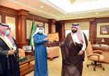 نائب أمير منطقة جازان يسلم مفاتيح ١٥٠ فيلا سكنية للمستفيدين بضاحية الملك عبدالله بن عبدالعزيز