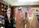 أمير جازان يستقبل عضو الإفتاء ومدير فرع البحوث بالمنطقة