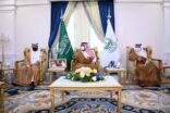 السجان يُطلع أمير جازان بالنيابة على خدمات معهد الإدارة العامة