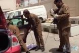 إيقاف سيارة تحمل “مواد متفجرة” على جسر الملك فهد