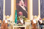 خادم الحرمين يستقبل عددًا من الأمراء والمواطنين