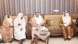أمير جازان يعزي الشيخ العباس الحازمي في وفاة أخيه