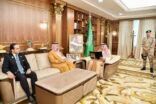 أمير جازان يتسلم التقرير السنوي لأداء الخطوط السعودية بالمنطقة