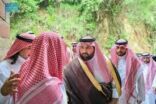 أمير منطقة جازان يعزي أسرة جابر الفيفي
