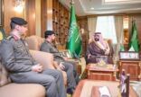 أمير جازان يستقبل مدير شرطة المنطقة وعددًا من القيادات الأمنية