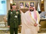 أمير جازان يقلّد مدير جوازات المنطقة رتبته الجديدة