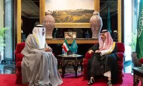 وزير الخارجية يلتقي وزير الخارجية الكويتي