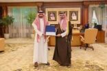 نائب أمير جازان يطّلع على مبادرات إدارة الإعلام والاتصال المؤسسي بالإمارة