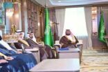 أمير جازان يستقبل رئيس وأعضاء مجلس الجمعيات الأهلية بالمنطقة