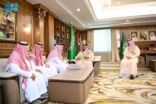 الأمير محمد بن عبدالعزيز يطّلع على جهود لجنة مراقبة عقارات الدولة وإزالة التعديات بالمنطقة