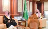 نائب أمير جازان يستقبل مدير الهلال الأحمر المعيّن حديثاً بالمنطقة