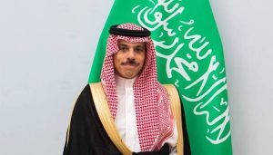 وزير الخارجية يبحث مع نظيرته اليمنية مستجدات الأوضاع ودعم الحكومة اليمنية