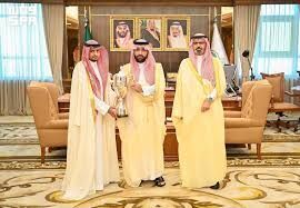 أمير جازان يستقبل مالك الإبل مجدي شتيفي بمناسبة تحقيقه مراكز متقدمة في مهرجان الملك عبدالعزيز للإبل