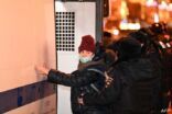 الشرطة الروسية تعتقل 900 متظاهر احتجوا في 44 مدينة ضد غزو أوكرانيا
