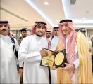 سمو أمير منطقة جازان يُكرم “الحكمي” لحصوله على وسام مبادر من مؤسسة المبادرات العالمية بالإمارات
