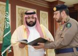 الأمير محمد بن عبدالعزيز يتسلم تقريرا عن انقطاعات الطرق والأمطار بالمنطقة