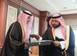 أمير جازان بالنيابة يطلع على التقرير السنوي لخدمات المياه بالمنطقة