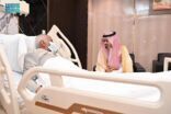 نائب أمير جازان يزور الأديب إبراهيم مفتاح للاطمئنان على صحته