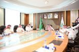 أمير جازان بالنيابة يبحث تنفيذ مشروعات الطرق بالمنطقة