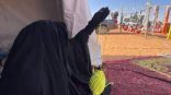 مواطنه تسخر خبرة 30 عاما لصناعة مستلزمات الإبل