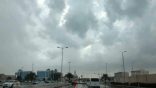 سحب رعدية ممطرة على منطقة جازان حتى الساعة الـ7 مساءً