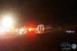 مصرع وإصابة ٤٦ في انقلاب حافلة بـ”طريق الهجرة”