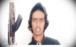 القحطاني.. صديق الإرهابيين يستعرض الأسلحة في مناطق الصراعات